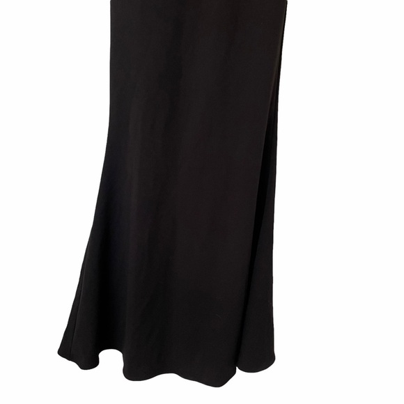 THRU Lulu’s Black Evening Gown - Picture 4 of 7